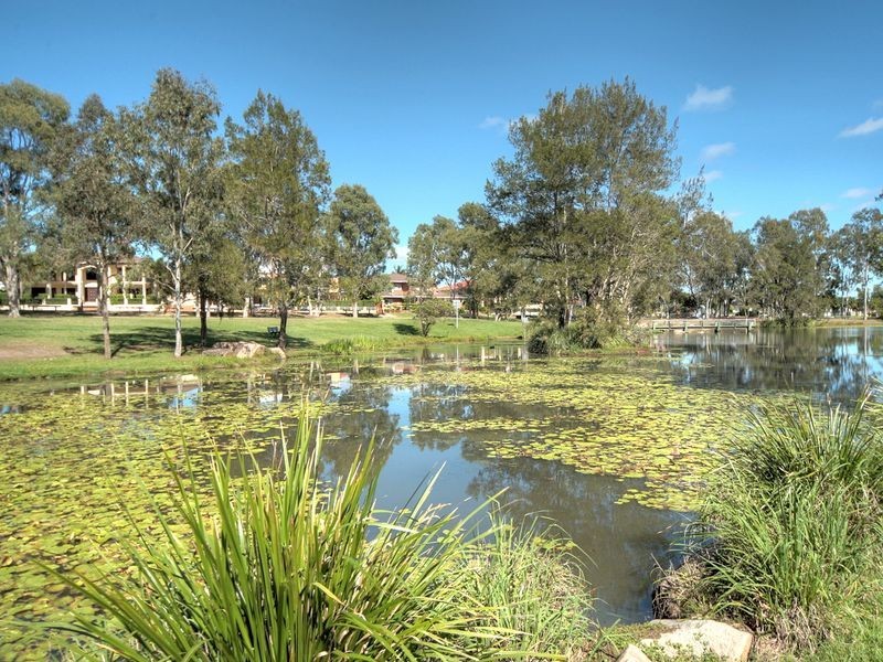 8 Mitchell Place, Parkinson QLD 4115