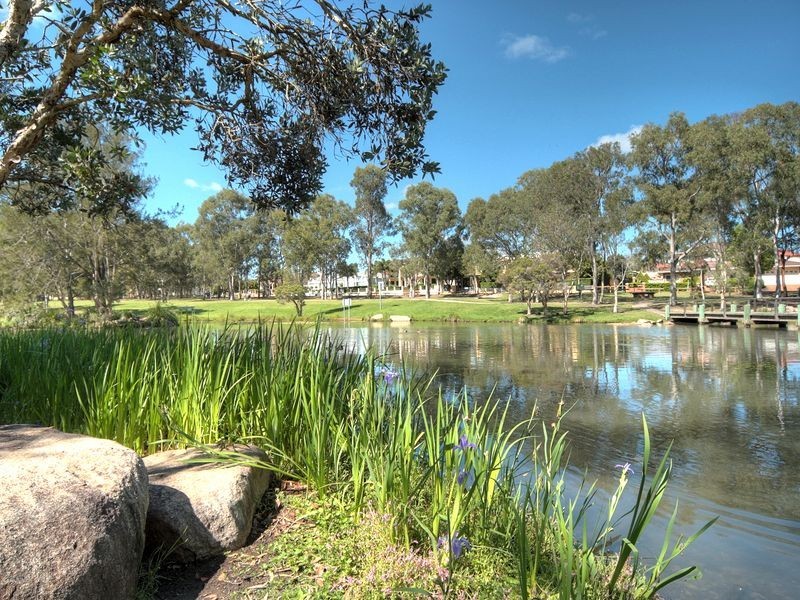 8 Mitchell Place, Parkinson QLD 4115