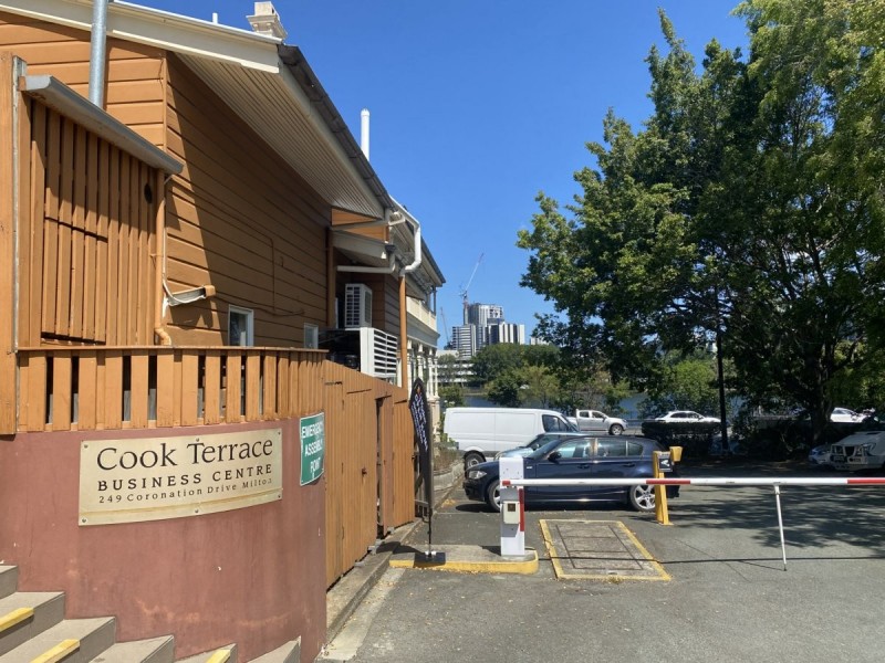 1/249 Coronation Drive, Milton QLD 4064