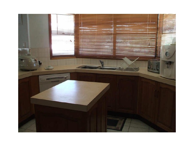 4 Hoover Court, Stretton QLD 4116