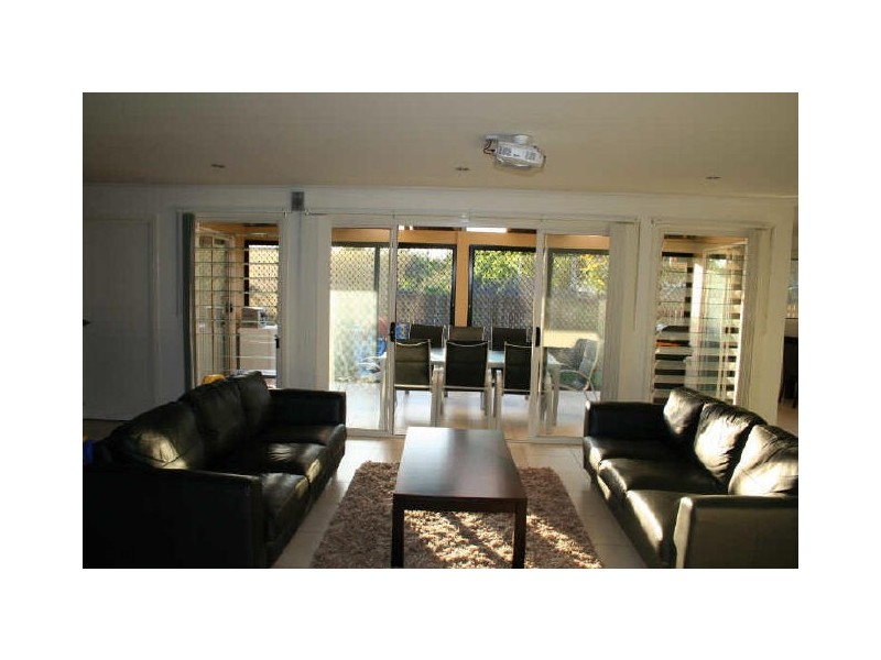 4 Selsey Street, Runcorn QLD 4113