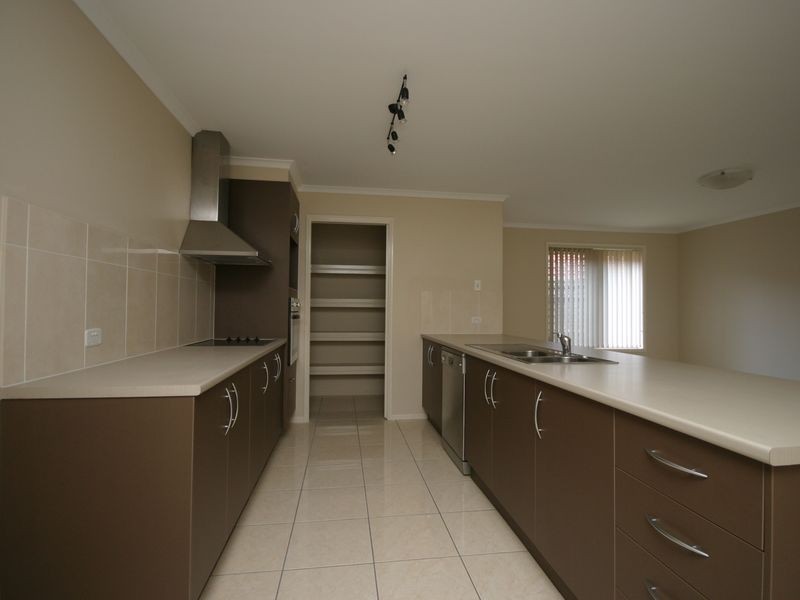 52 Larapinta Circuit, Parkinson QLD 4115