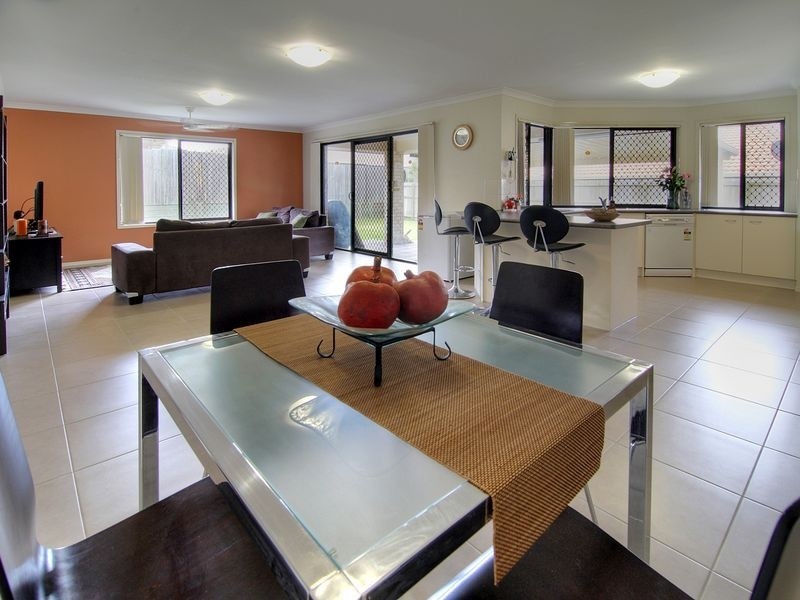 55 Watarrka Drive, Parkinson QLD 4115