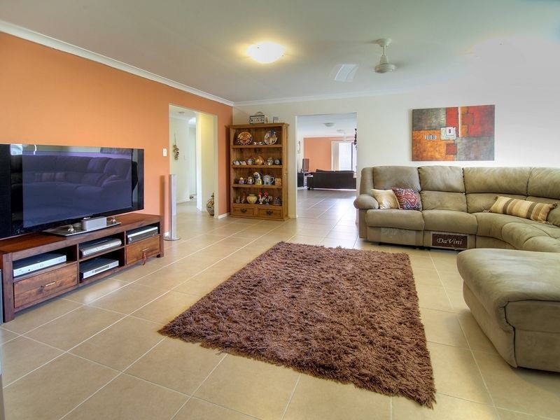 55 Watarrka Drive, Parkinson QLD 4115