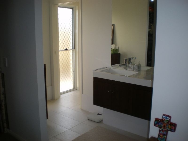 11 Fels Close, Eight Mile Plains QLD 4113