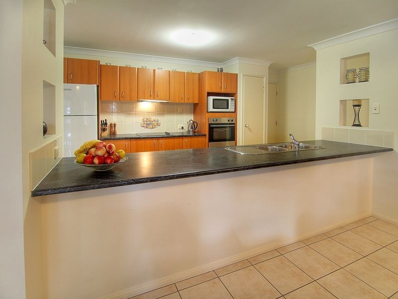 26 Yellowstone Place, Parkinson QLD 4115