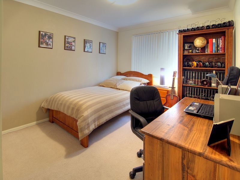 26 Yellowstone Place, Parkinson QLD 4115