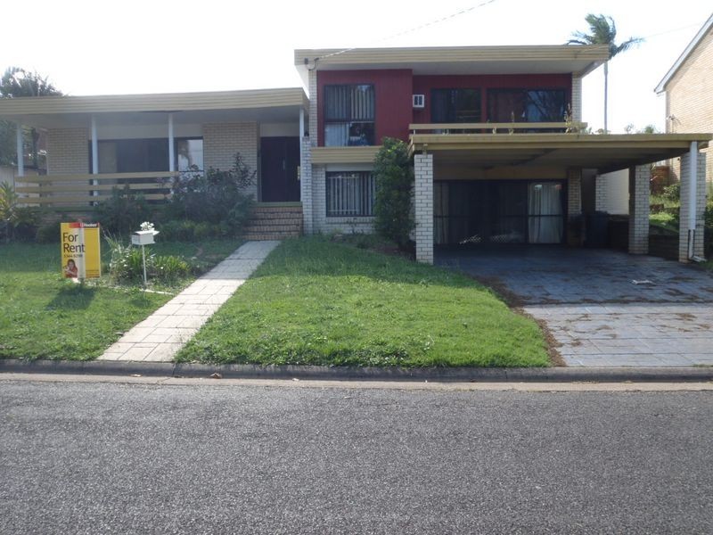 8 Genoa Street, Macgregor QLD 4109