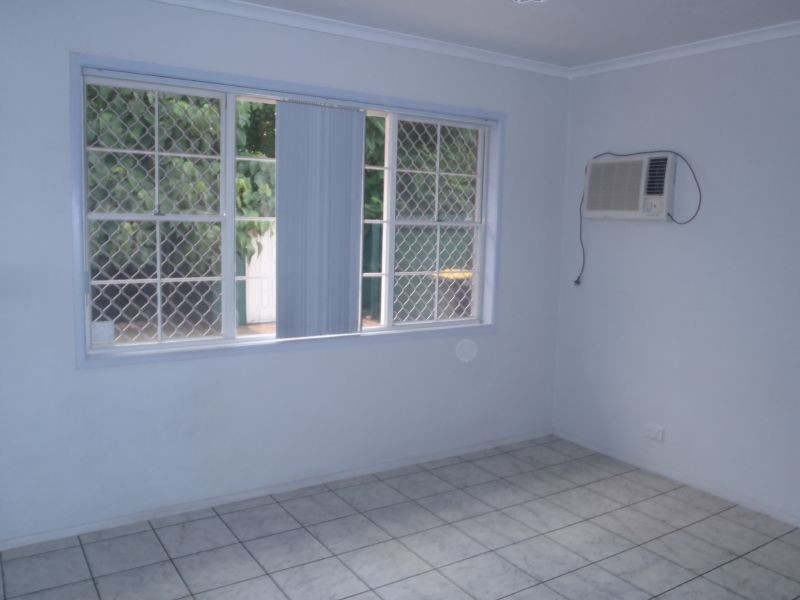 8 Stanford Street, Robertson QLD 4109