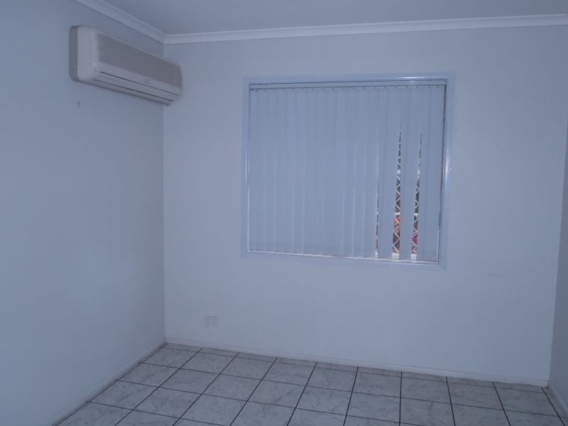 8 Stanford Street, Robertson QLD 4109