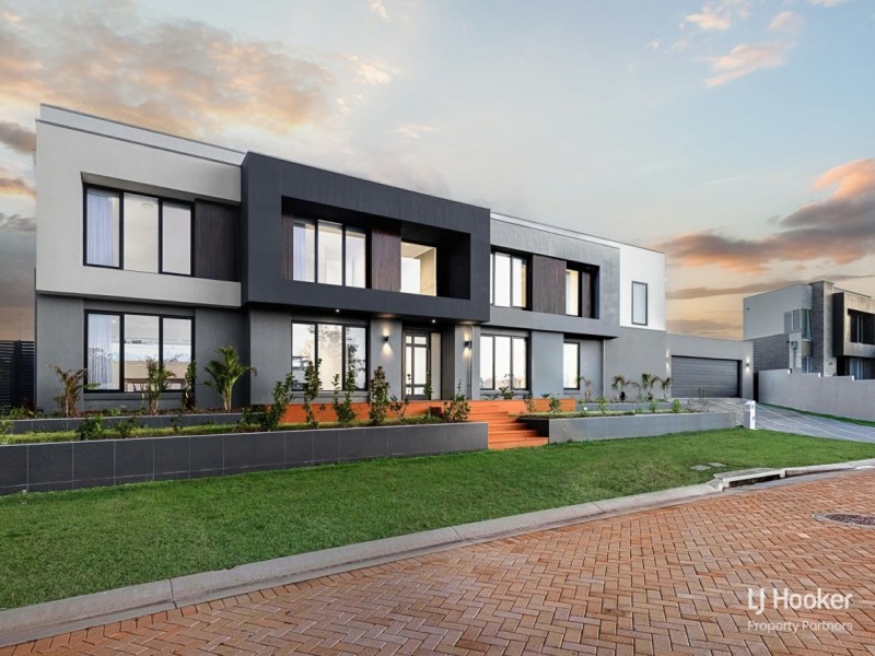 8824 The Point Circuit, Hope Island QLD 4212