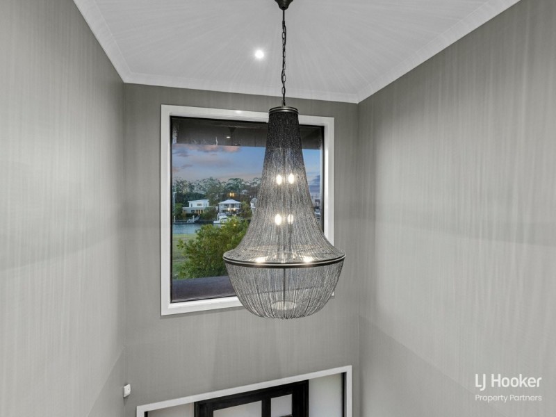 8824 The Point Circuit, Hope Island QLD 4212