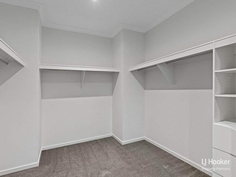 8824 The Point Circuit, Hope Island QLD 4212