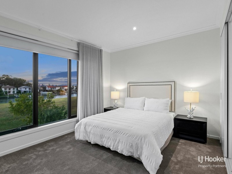 8824 The Point Circuit, Hope Island QLD 4212