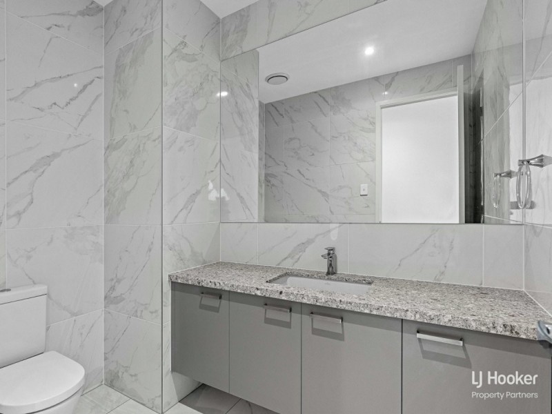 8824 The Point Circuit, Hope Island QLD 4212