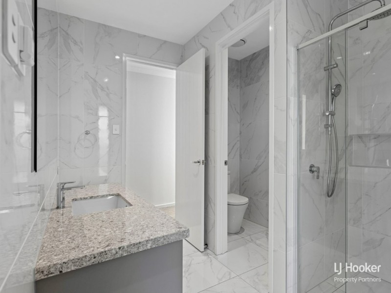 8824 The Point Circuit, Hope Island QLD 4212