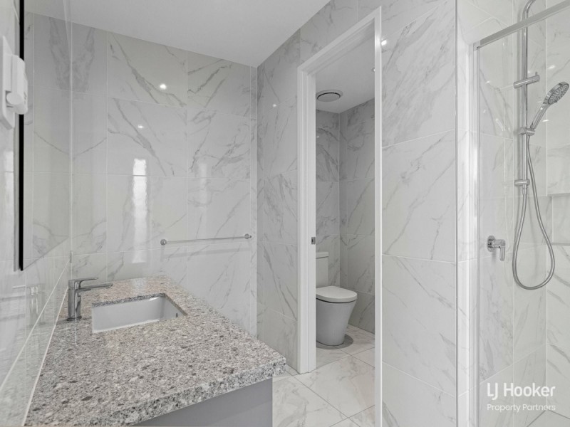 8824 The Point Circuit, Hope Island QLD 4212