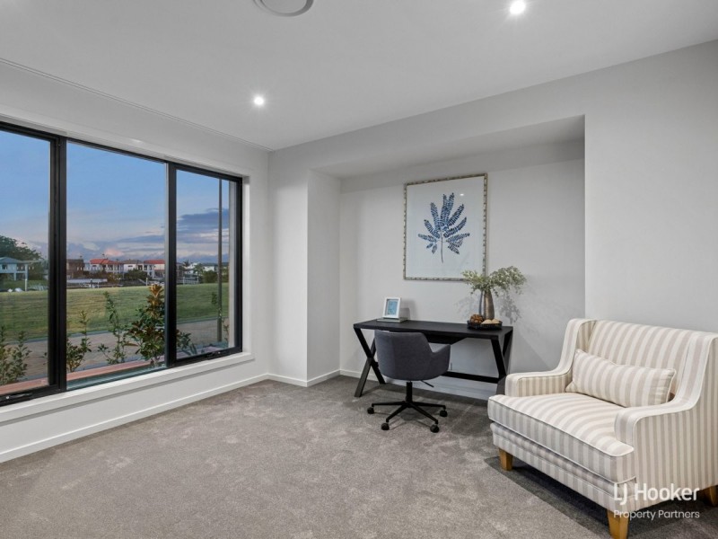 8824 The Point Circuit, Hope Island QLD 4212