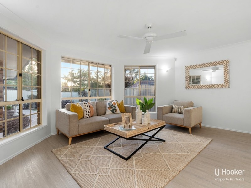 8 Scarlet Oak Place, Calamvale QLD 4116