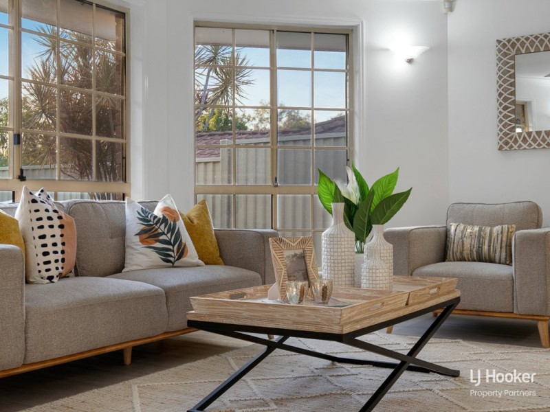 8 Scarlet Oak Place, Calamvale QLD 4116