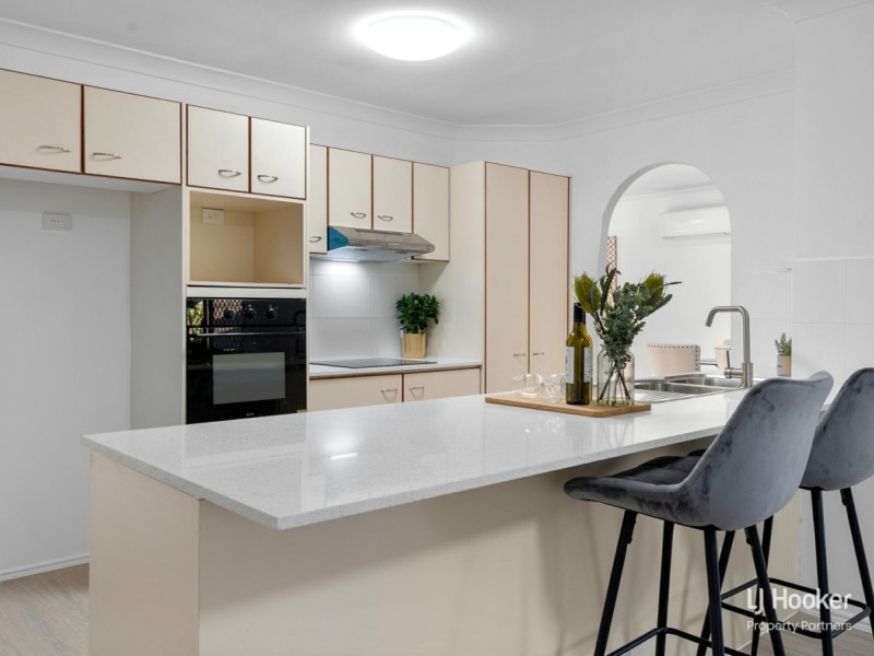 8 Scarlet Oak Place, Calamvale QLD 4116