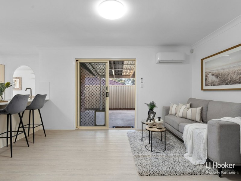 8 Scarlet Oak Place, Calamvale QLD 4116