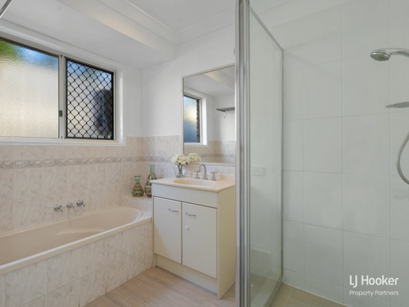 8 Scarlet Oak Place, Calamvale QLD 4116