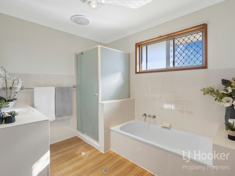 12 McKinley Court, Stretton QLD 4116