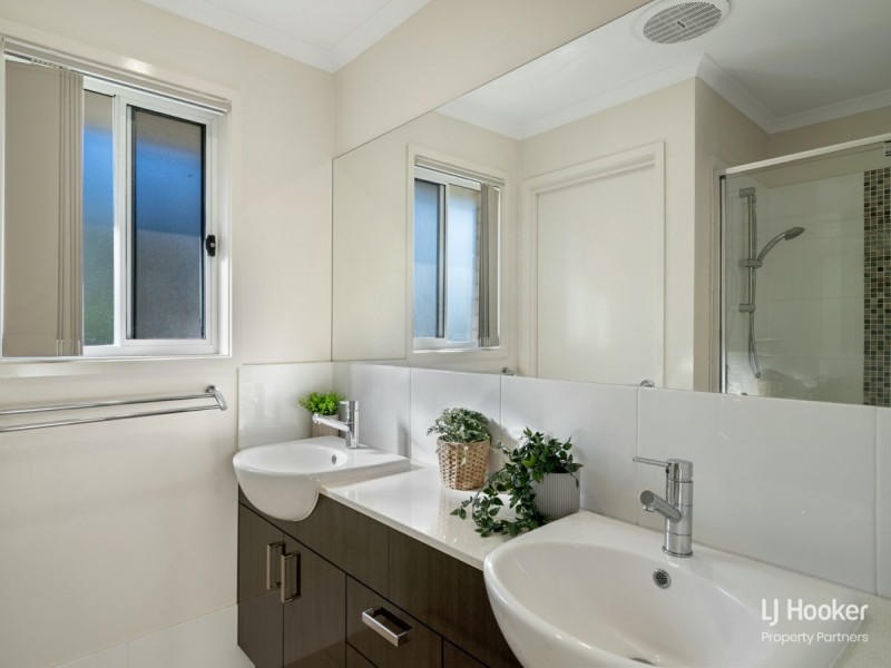 1 Vargon Circuit, Holmview QLD 4207