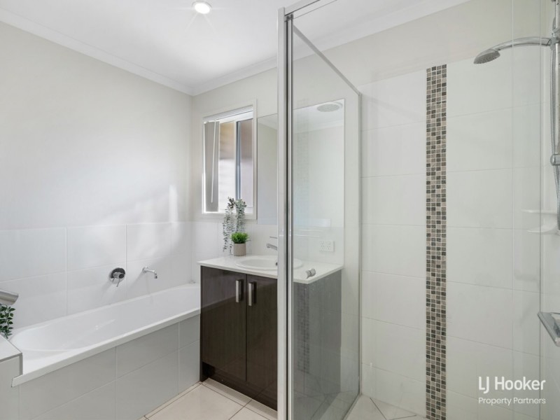 1 Vargon Circuit, Holmview QLD 4207