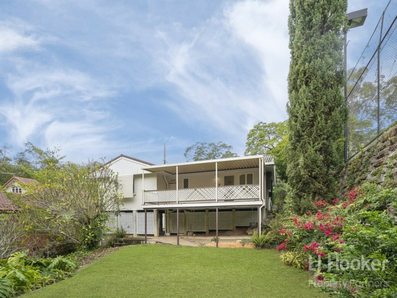 59 Twelfth Avenue, St Lucia QLD 4067