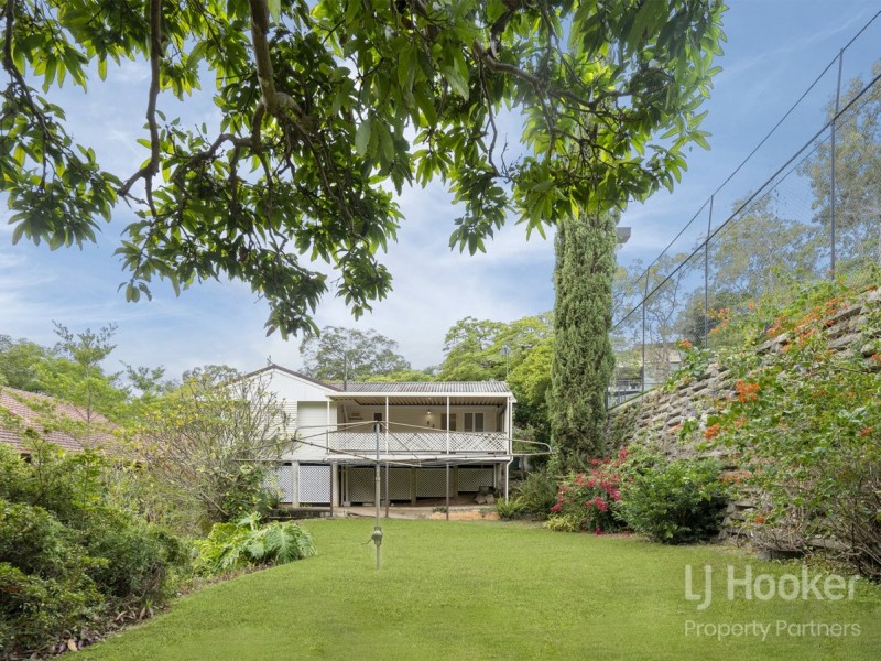 59 Twelfth Avenue, St Lucia QLD 4067