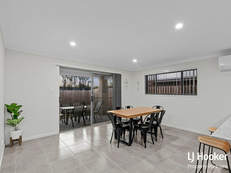 26 Sugar Maple Place, Park Ridge QLD 4125