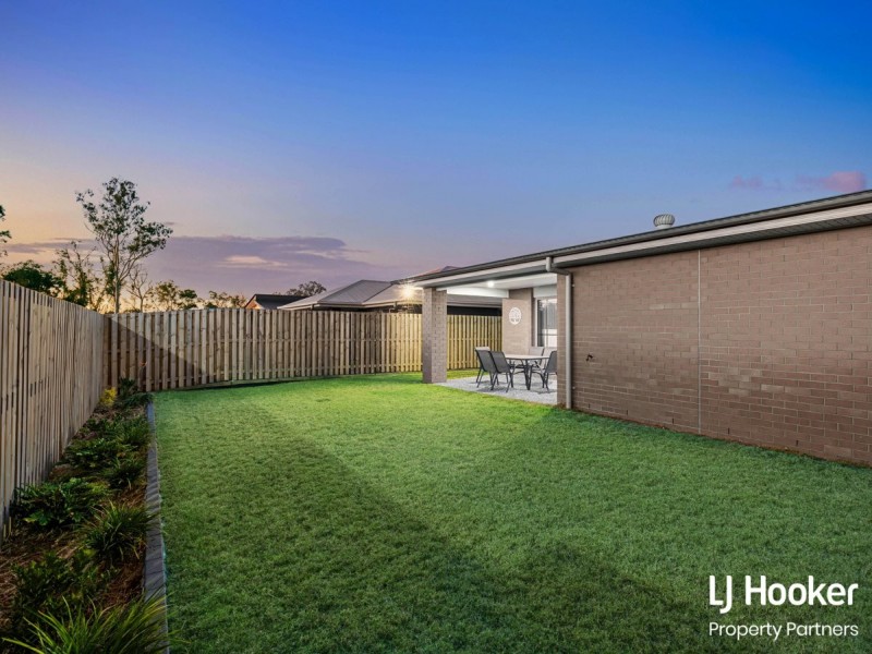 26 Sugar Maple Place, Park Ridge QLD 4125