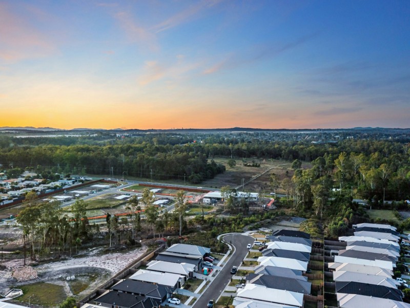 26 Sugar Maple Place, Park Ridge QLD 4125