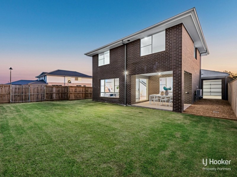 11 Davidson Circuit, Park Ridge QLD 4125