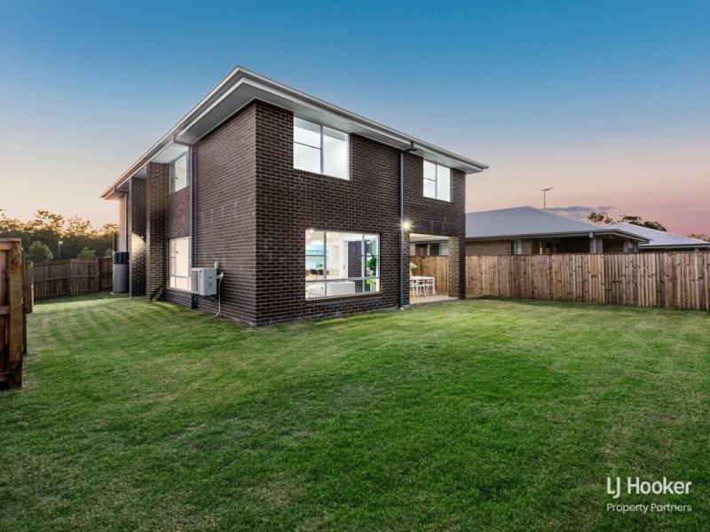 11 Davidson Circuit, Park Ridge QLD 4125