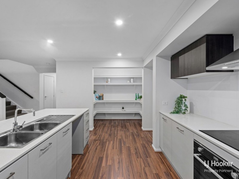 11 Davidson Circuit, Park Ridge QLD 4125
