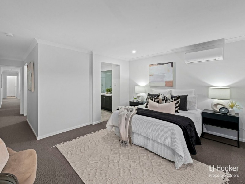 11 Davidson Circuit, Park Ridge QLD 4125