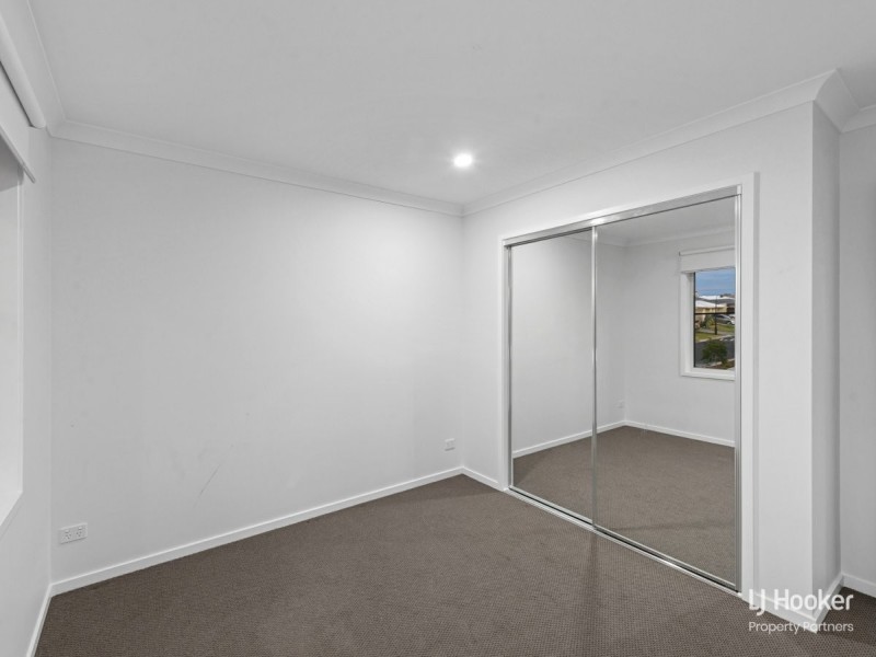 11 Davidson Circuit, Park Ridge QLD 4125