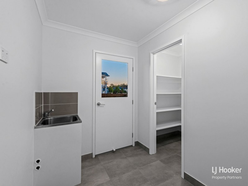 11 Davidson Circuit, Park Ridge QLD 4125