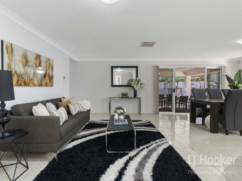 21 Trevi Close, Eight Mile Plains QLD 4113