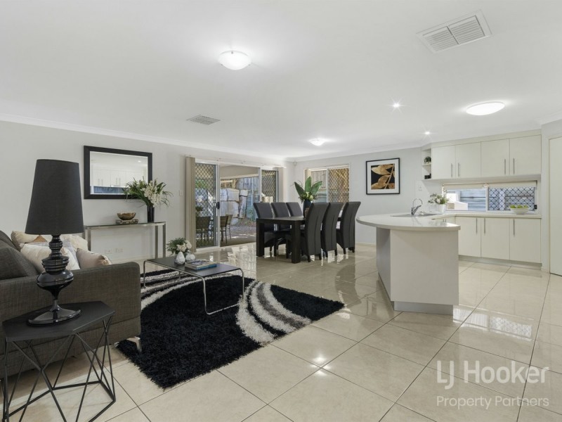 21 Trevi Close, Eight Mile Plains QLD 4113