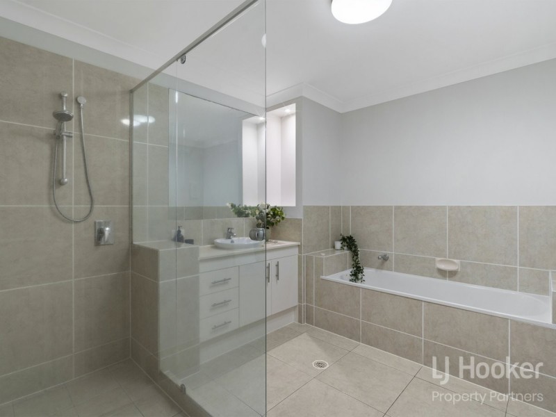 21 Trevi Close, Eight Mile Plains QLD 4113