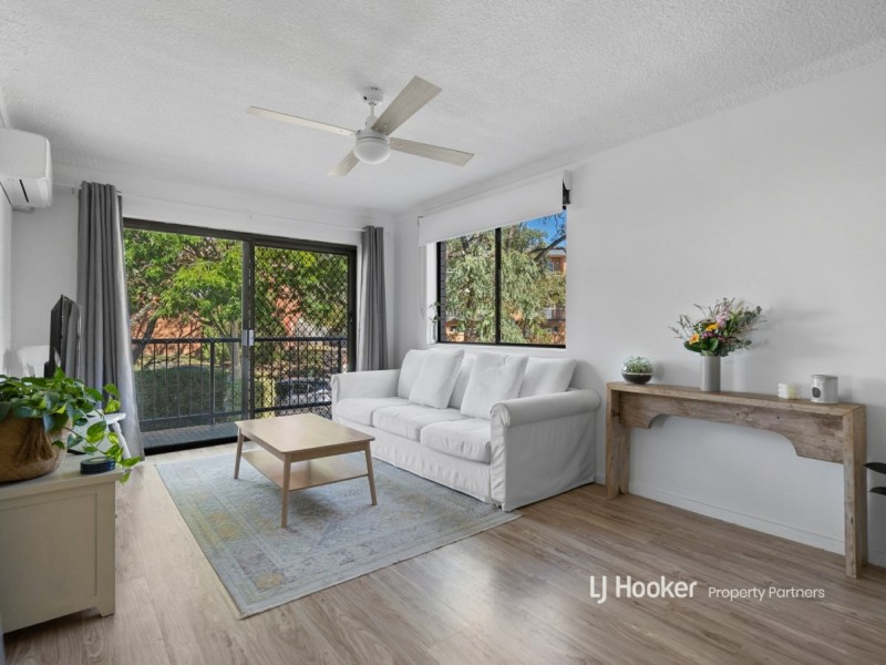 3/2 Raintree Street, Mansfield QLD 4122