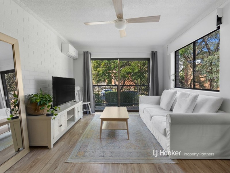 3/2 Raintree Street, Mansfield QLD 4122