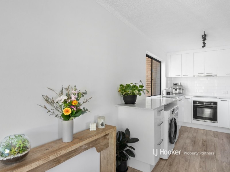 3/2 Raintree Street, Mansfield QLD 4122