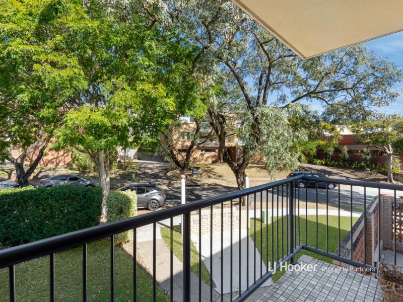 3/2 Raintree Street, Mansfield QLD 4122