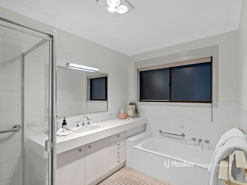 11 Coolidge Court, Stretton QLD 4116