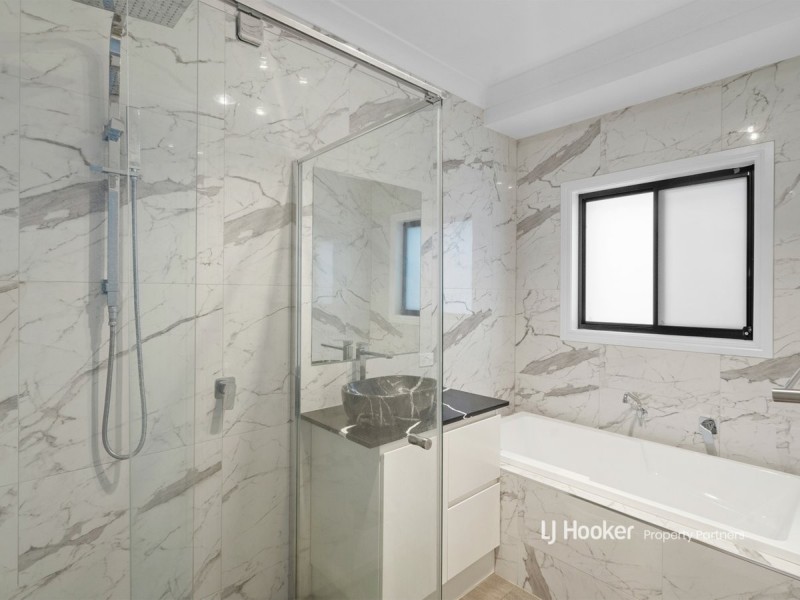 2469 Logan Road, Eight Mile Plains QLD 4113